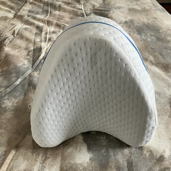 Contour Legacy Memory Foam Leg & Knee Side Sleeper Pillow for Comfort & Relief - Picture 6 of 6